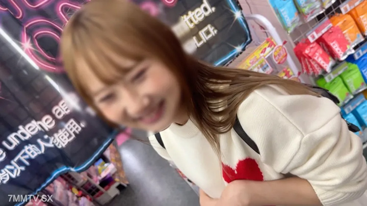 fc2-ppv-4687038-目前的大學一個流媒體網站的活潑肝臟，生活不尋常，並且在性感的內衣性愛中有一個連續的奶油